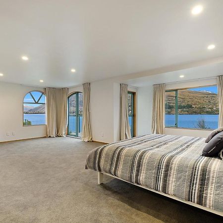 Huge Lakefront Delight - Queenstown Holiday Home Zewnętrze zdjęcie