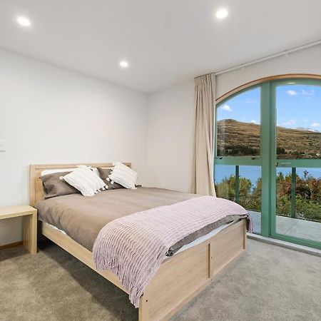 Huge Lakefront Delight - Queenstown Holiday Home Zewnętrze zdjęcie