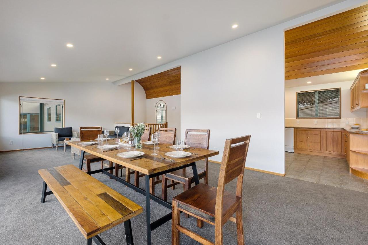 Huge Lakefront Delight - Queenstown Holiday Home Zewnętrze zdjęcie