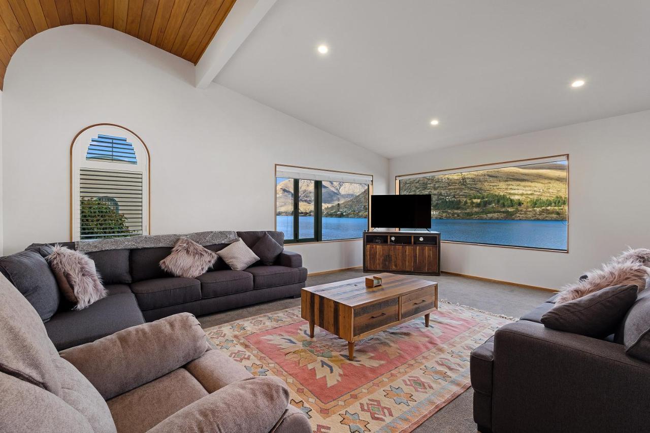 Huge Lakefront Delight - Queenstown Holiday Home Zewnętrze zdjęcie