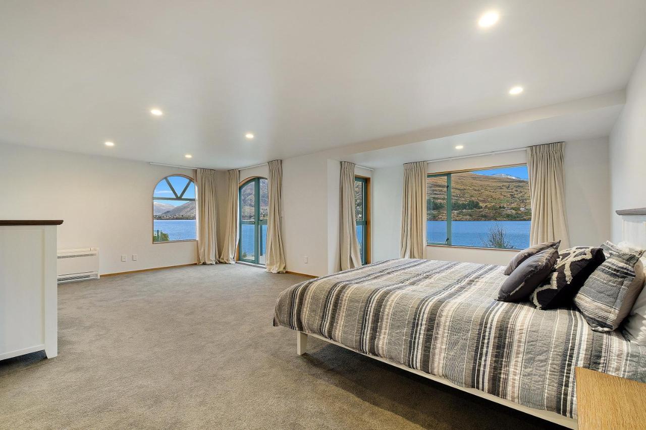 Huge Lakefront Delight - Queenstown Holiday Home Zewnętrze zdjęcie