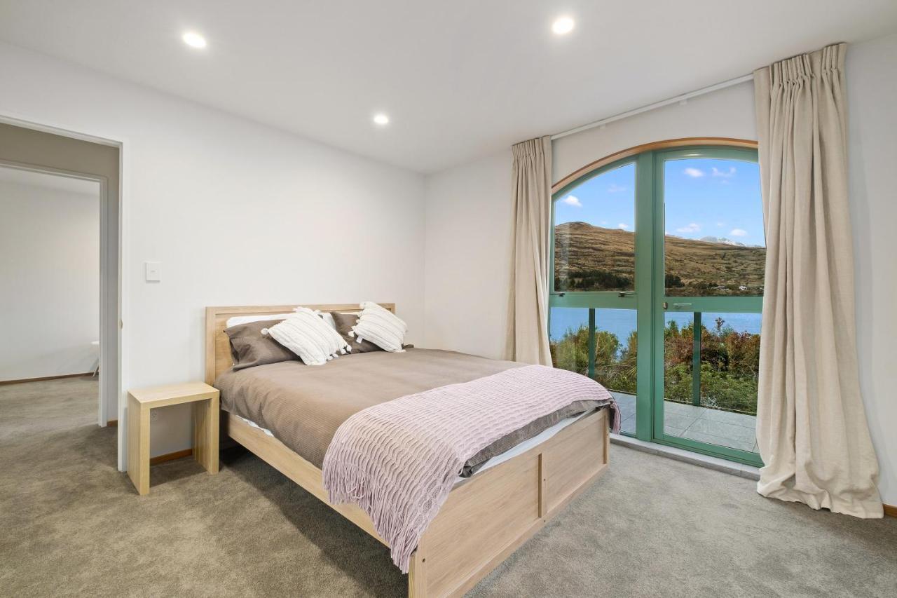 Huge Lakefront Delight - Queenstown Holiday Home Zewnętrze zdjęcie